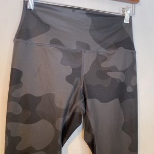ALO yoga high waisted black/grey camo legging.